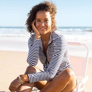 Carve Designs Cruz Fitted Long Sleeve Striped Rashguard, XS, like new!